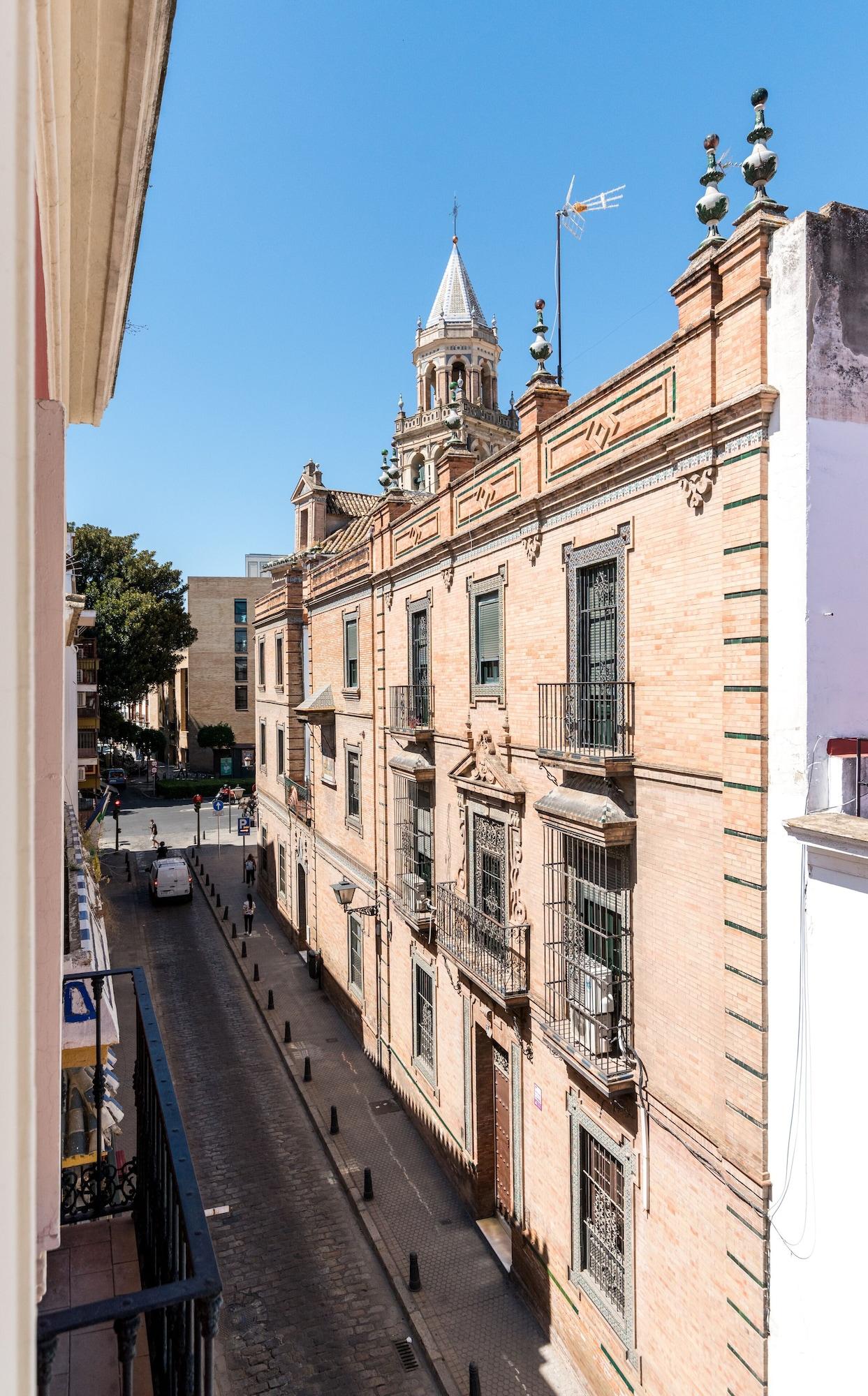 Cool Sevilla Hotel Exterior photo